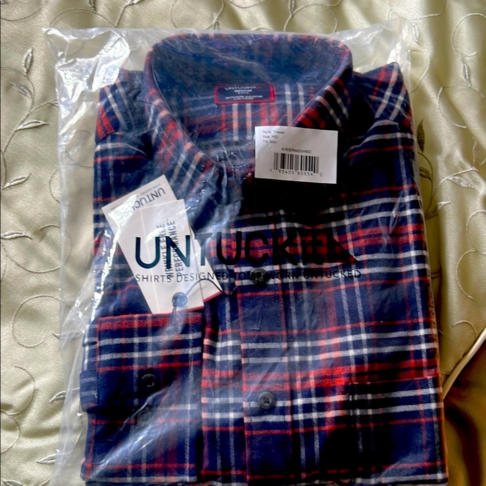 UNTUCKit Blue and Red Casual Button Down Shirt